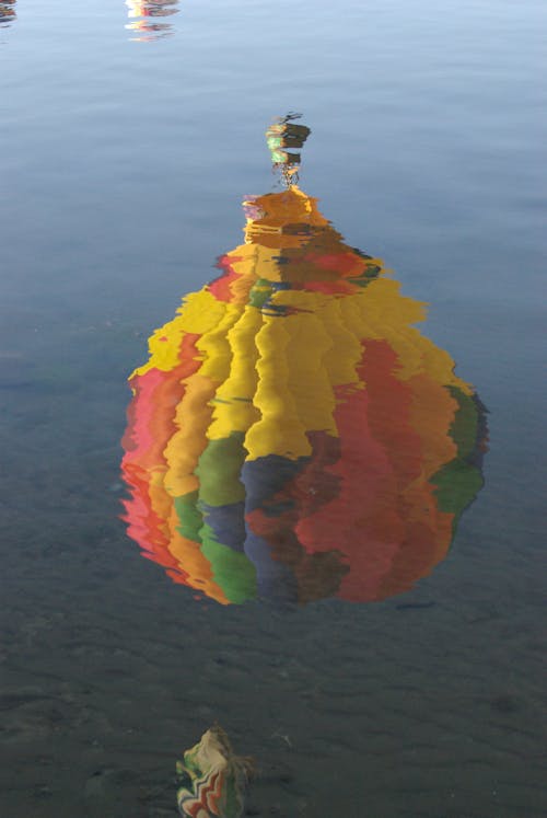 Kostenlos Kostenloses Stock Foto zu bunt, heißluftballon, reflektierung Stock-Foto