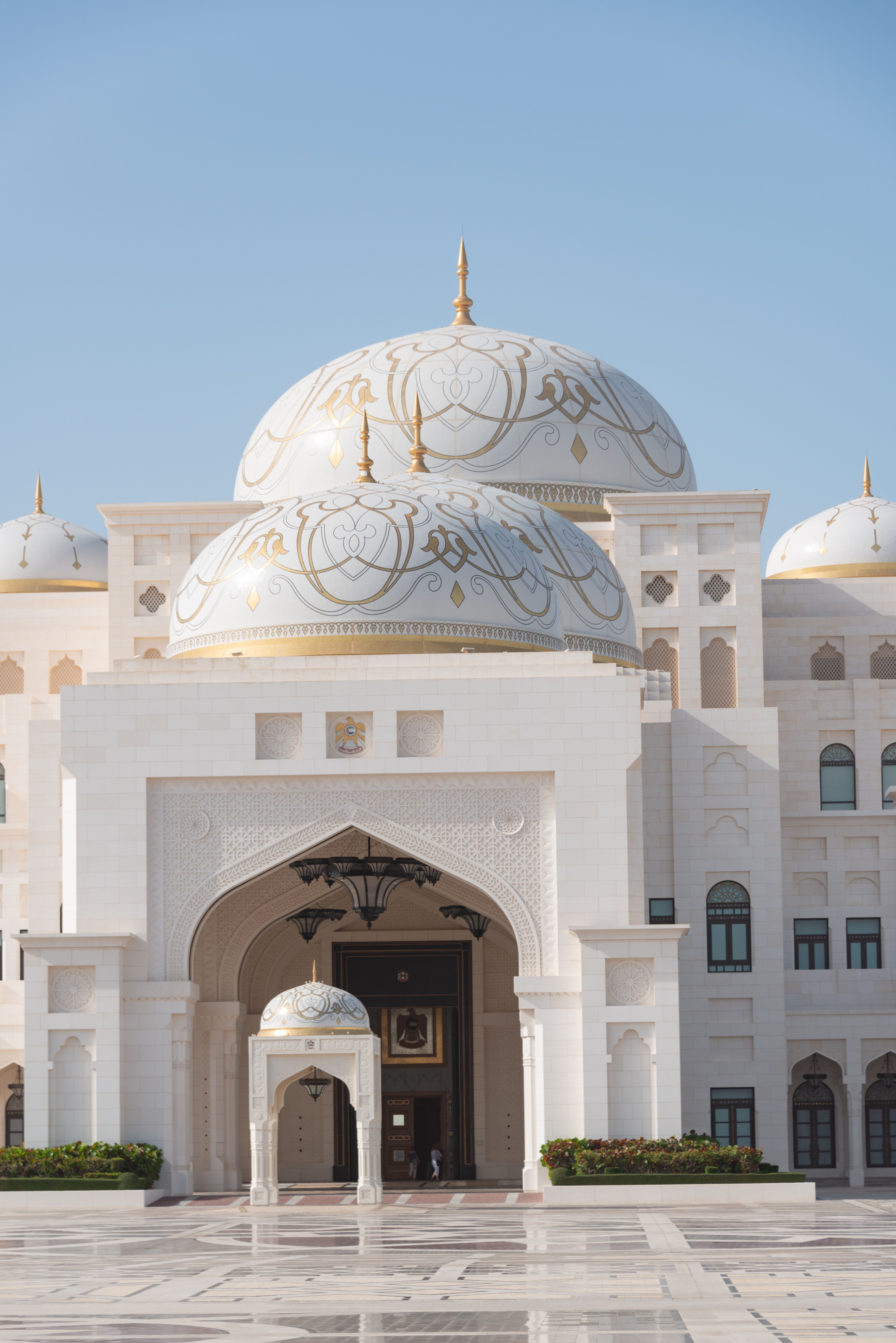 Clear Sky over White Mosque · Free Stock Photo