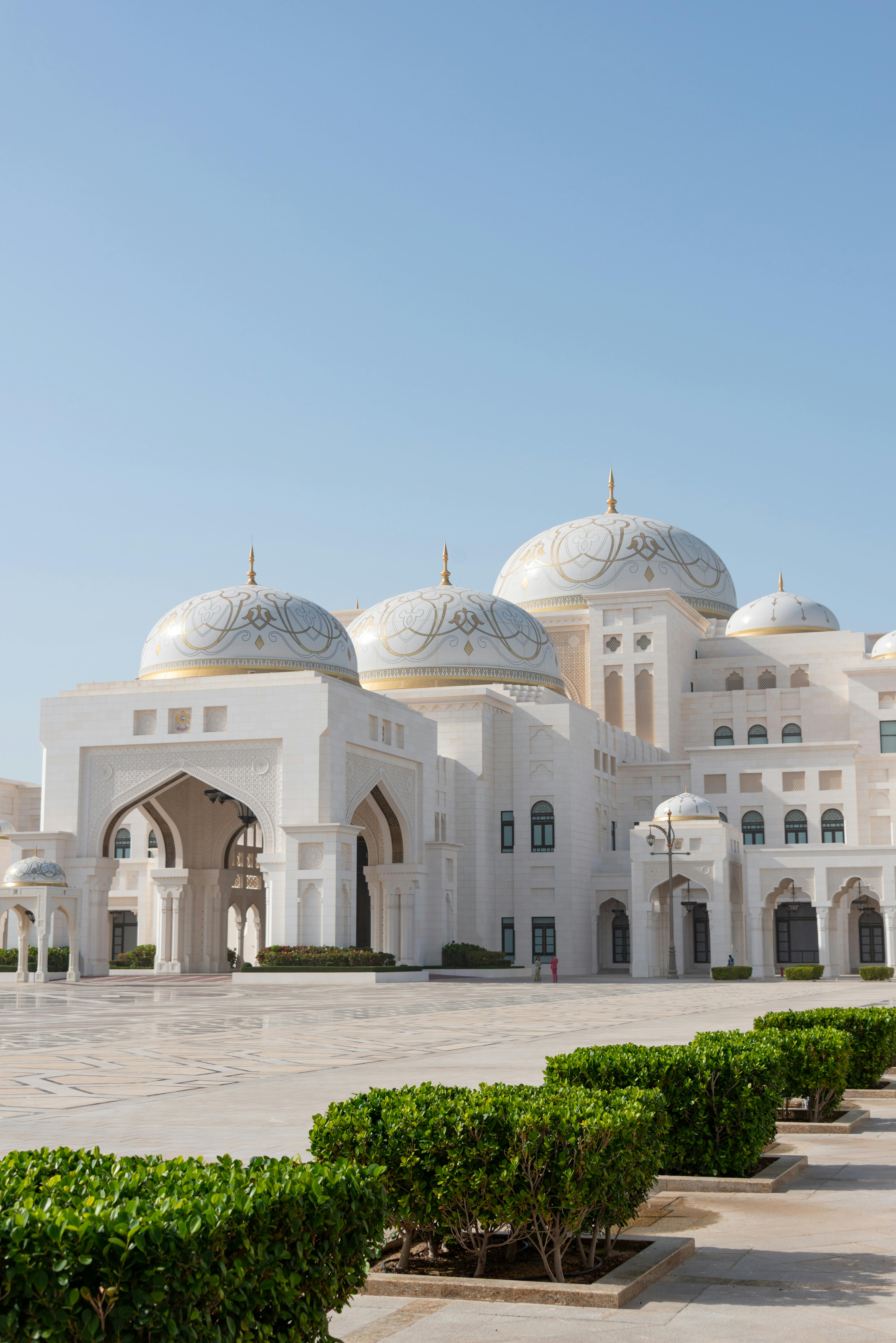 White Traditional Islam Buildings on City Square · Free Stock Photo