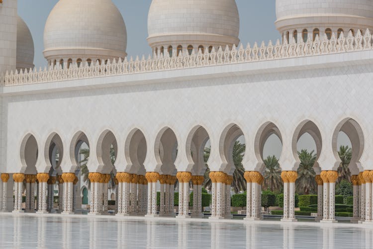 The Sheikh Zayed Grand Mosque In Abu Dhabi