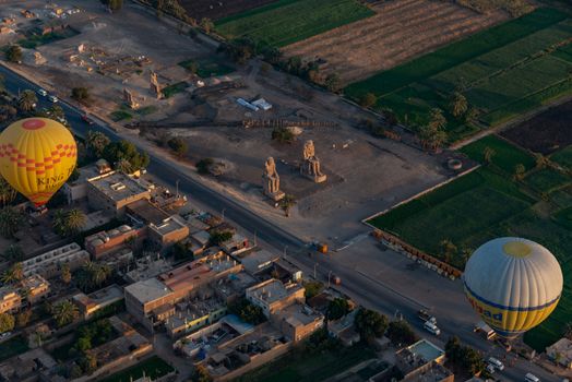 Hot-air balloon over Thebes — Luxor