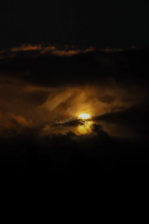 bulut görünümü, dikey atış, dramatik gökyüzü içeren Ücretsiz stok fotoğraf