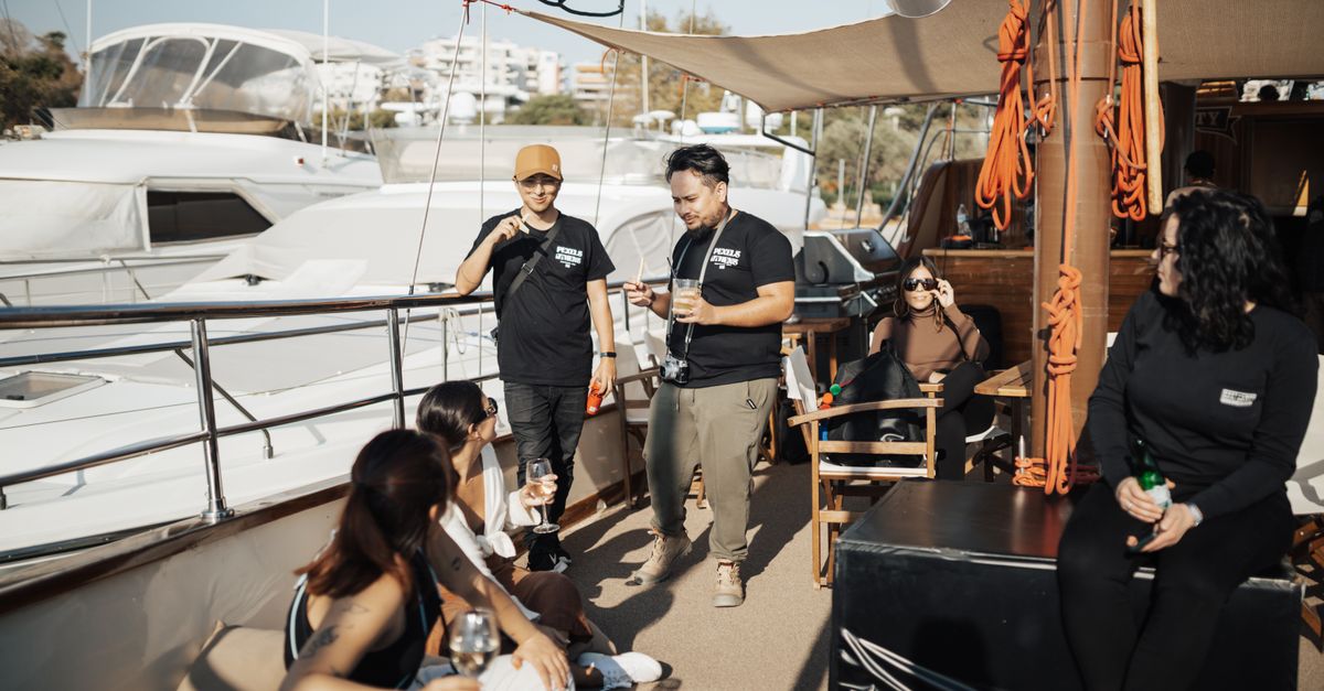What does a yacht agent in Montenegro do?