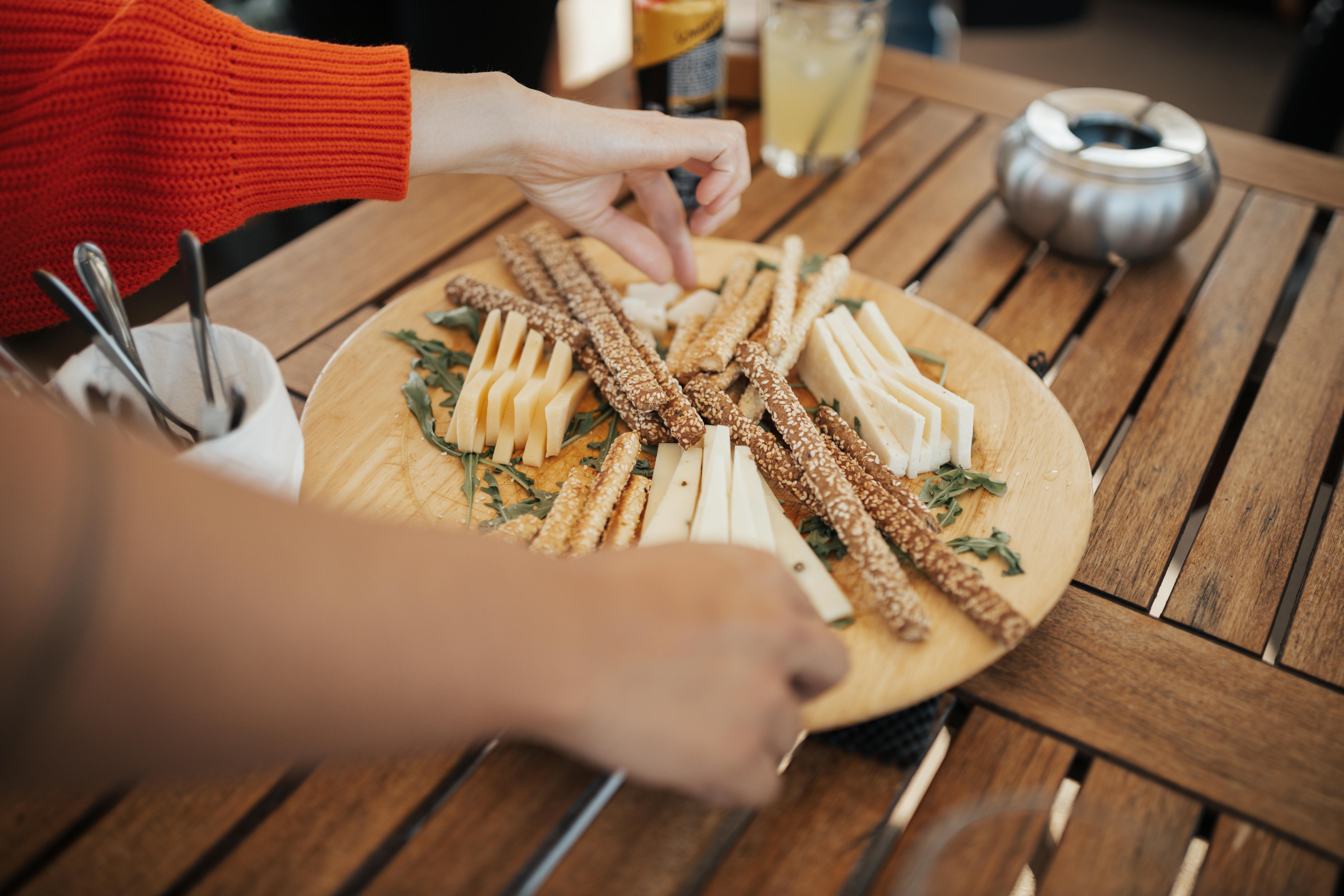 How Many Cups of Shredded Cheese in a Pound? [Comprehensive Answer] 