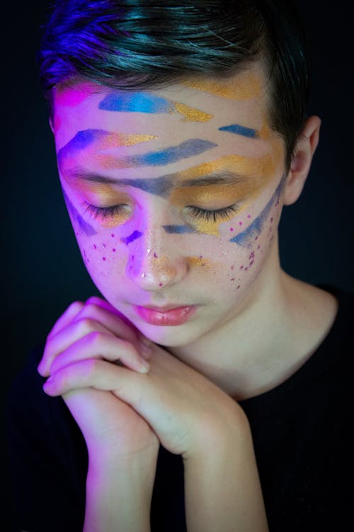 Kostenloses Stock Foto zu augen geschlossen, junge, karneval