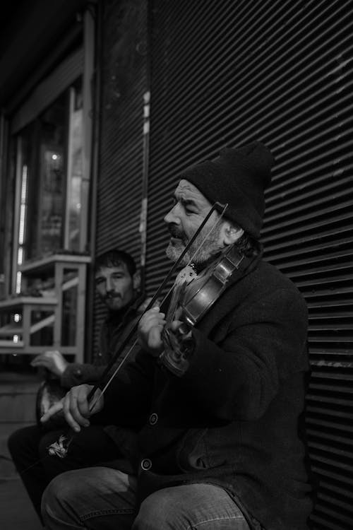 Δωρεάν στοκ φωτογραφιών με busker, άνδρας, ασπρόμαυρο