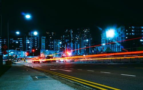 거리, 교통, 밤 교통의 무료 스톡 사진