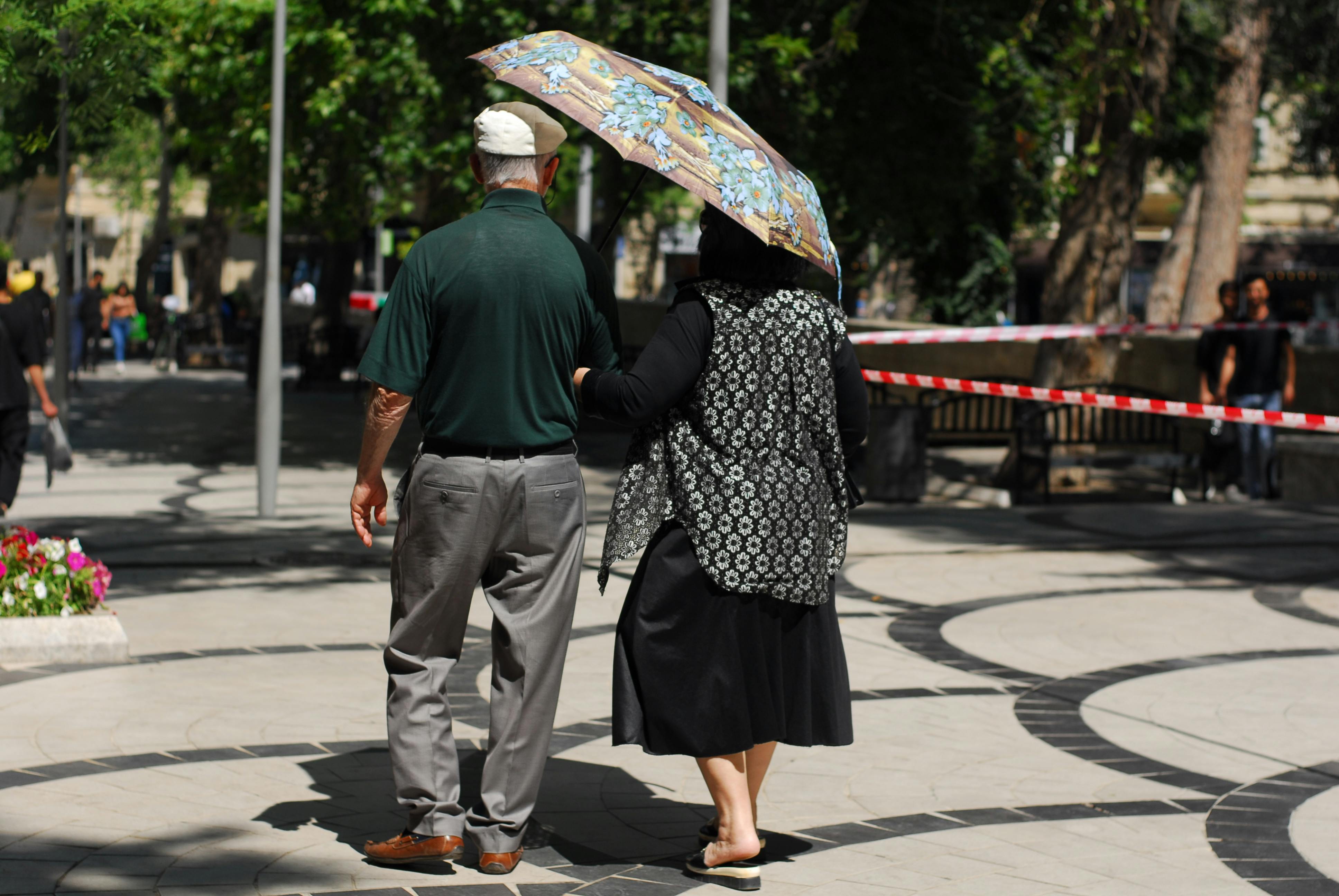 Examining the modern age-gap relationships through the lens of classic literature — Photo by Narmin Aliyeva on Pexels