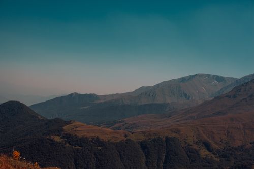 Mountain ridge at dusk, photo by Vazgen H on Pexels