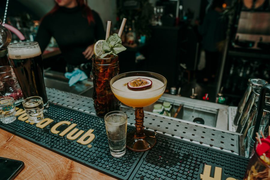 Bar & Lounge para adultos en Fun House