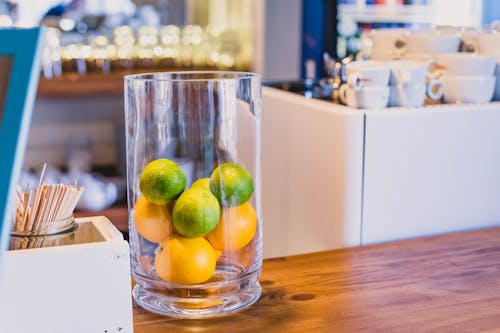 Foto Van Citrusvruchten In Een Helder Glas