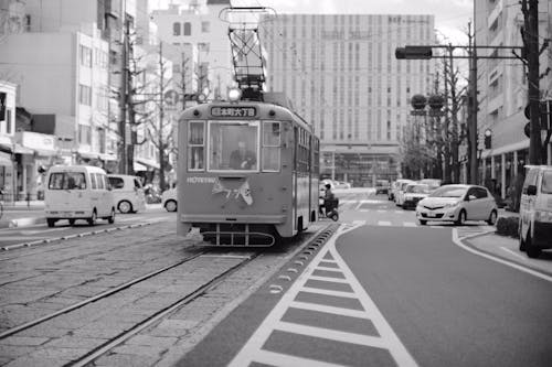 Immagine gratuita di automobili, bianco e nero, città