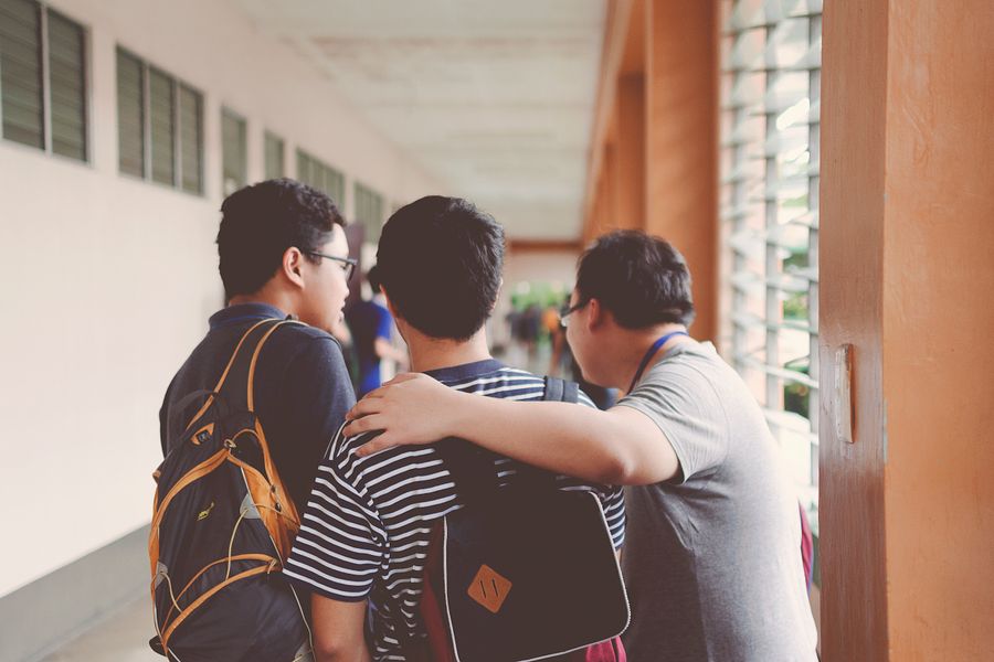 Étudiants choisissant leur filière universitaire