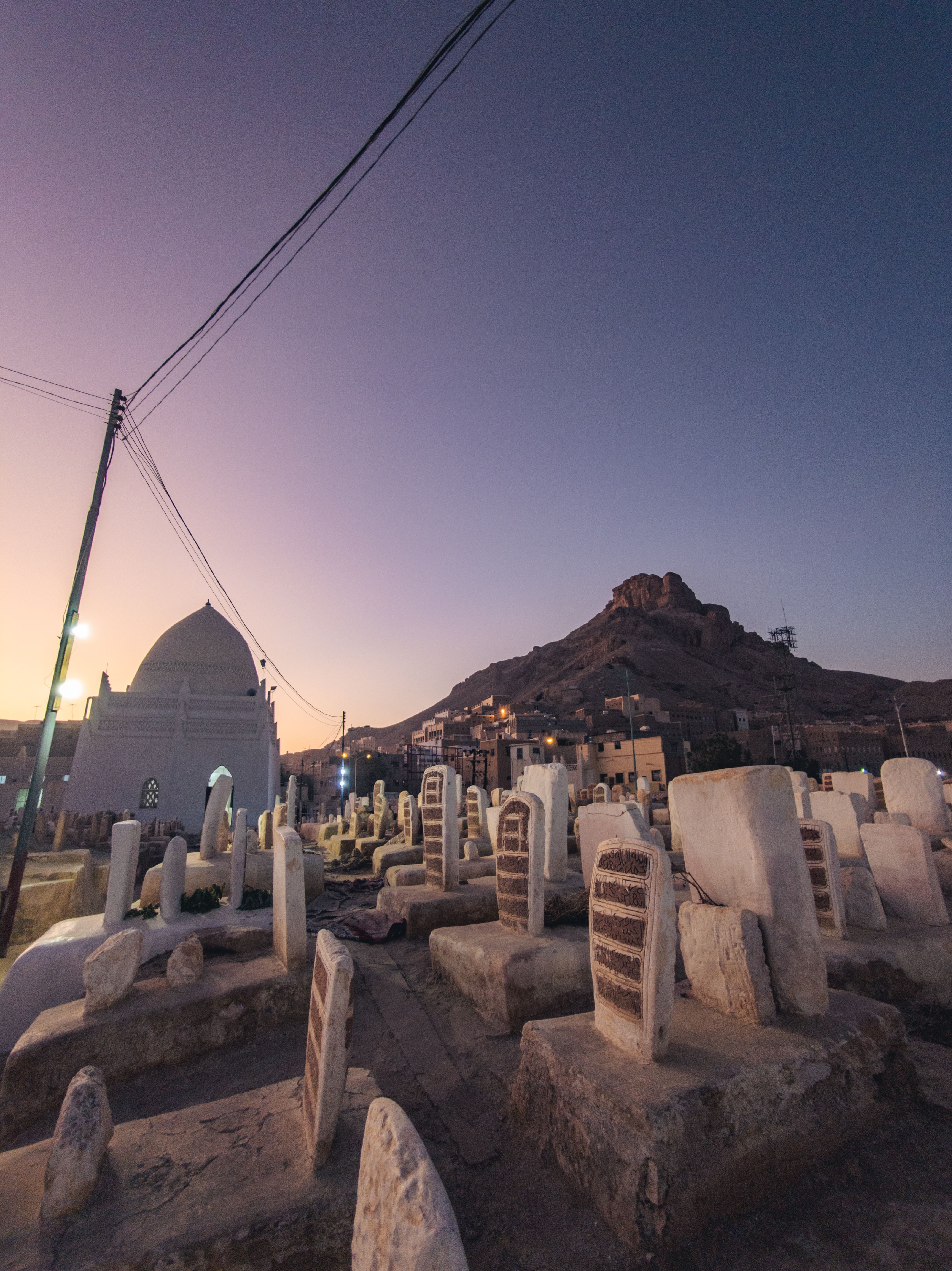 Islam Cemetery at Dusk · Free Stock Photo
