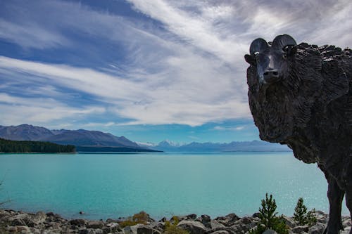 buzul, göl, heykel içeren Ücretsiz stok fotoğraf