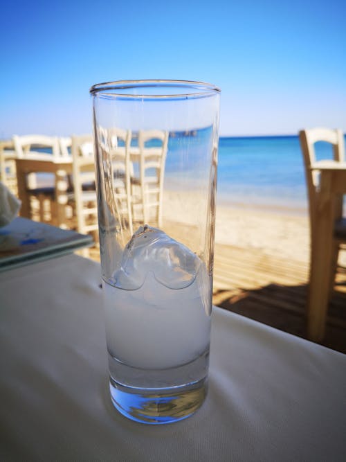 Photos gratuites de ambiance d'été, boisson alcoolisé, boissons froides