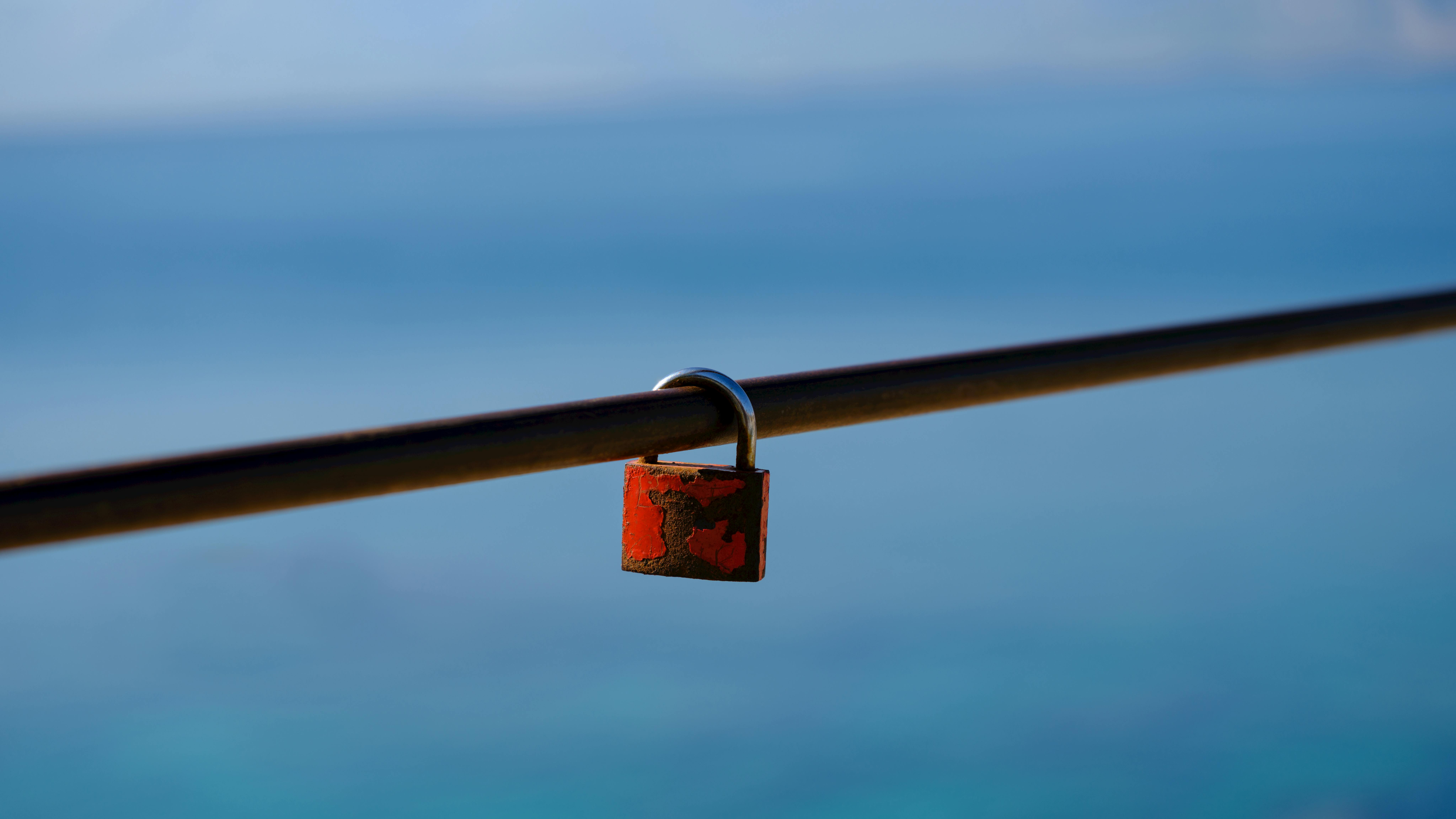 Privacy and Cybersecurity 2025–2026: Insights, challenges, and trends ahead — Photo by Engin Akyurt on Pexels