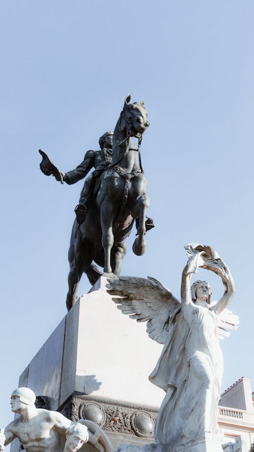 Estatuilla De ángel Cornudo · Foto de stock gratuita