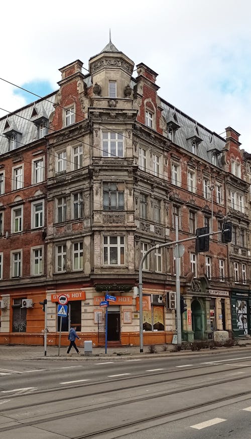 Foto profissional grátis de estrada, exterior do edifício, moradias em banda