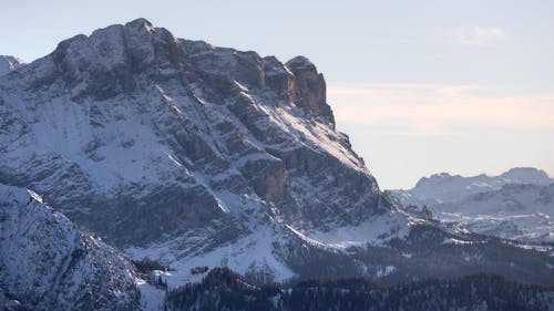 Бесплатное стоковое фото с Аэрофотосъемка, заснеженные горы, зима