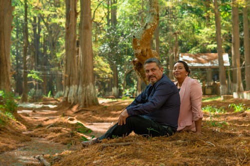 Foto profissional grátis de casal, descanso, homem