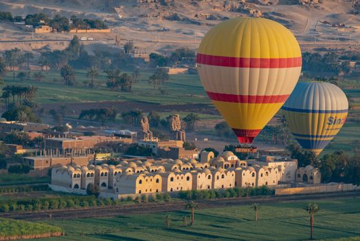 Hot-air balloon over Thebes — Luxor