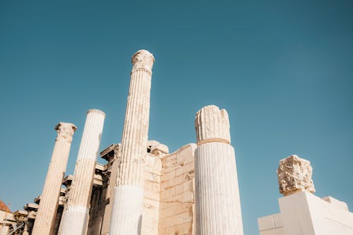 Foto profissional grátis de Atenas, biblioteca de adriano, cidade