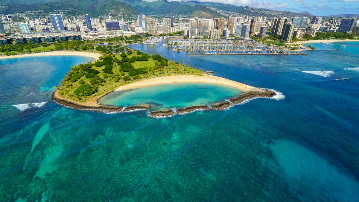 Top Honolulu, HI Holiday Giveaways With No Purchase Necessary: Safe Entry Guide