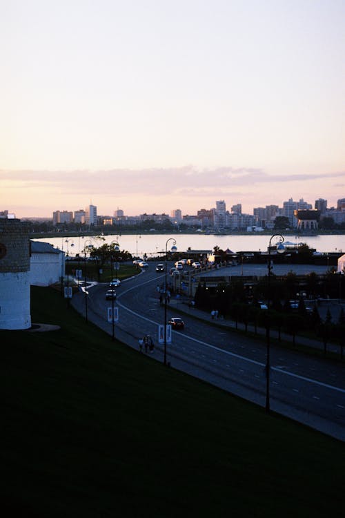 Immagine gratuita di alba, città, fiume