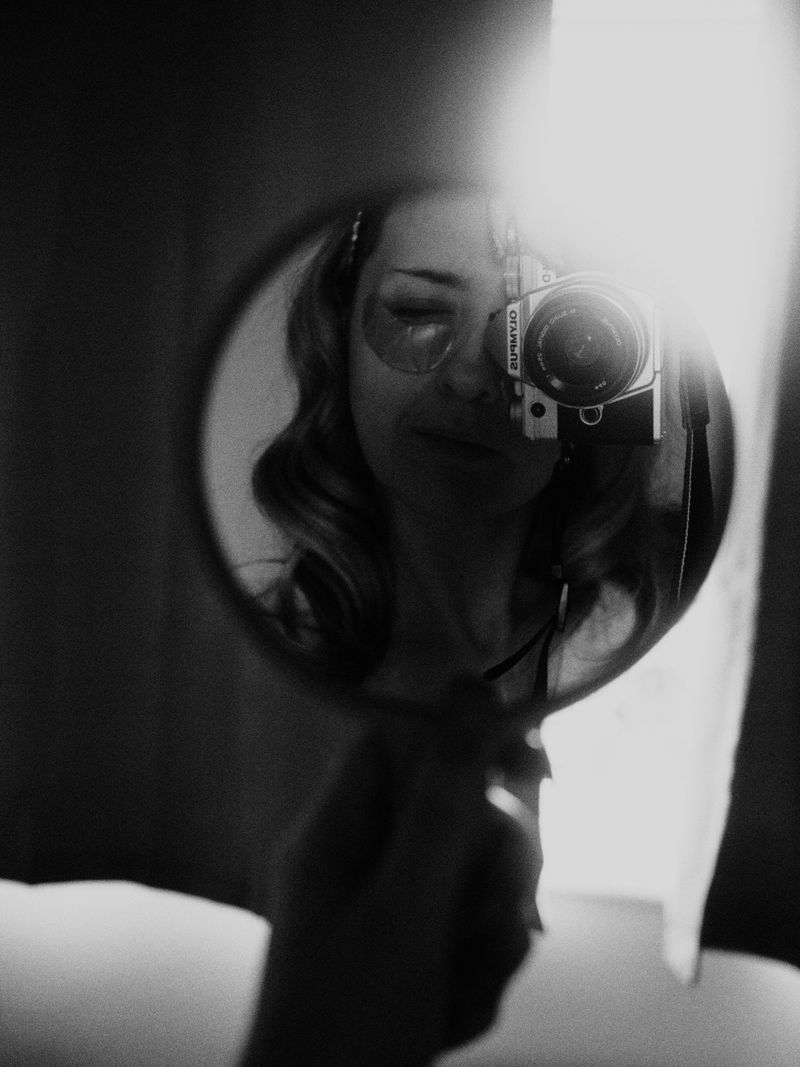 Butt Over Back Selfie Photos, Download The BEST Free Butt Over Back ...