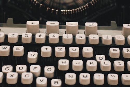 Close-up Photography Of Typewriter