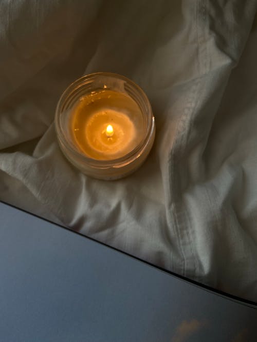 постель, свеча, эстетикаの無料の写真素材