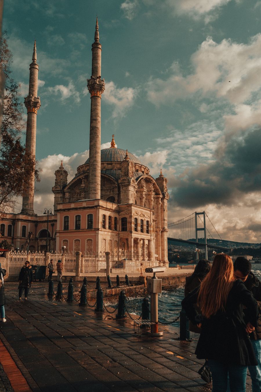 Boğaz kıyısında Ortaköy Camii