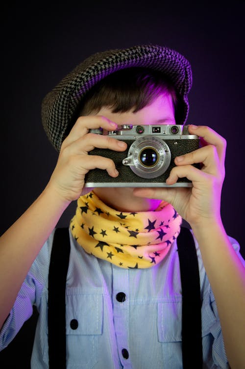 Kostenloses Stock Foto zu bandana, festhalten, filmkamera
