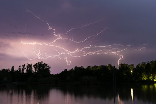 Darmowe zdjęcie z galerii z błyskawica, burza z piorunami, jezioro