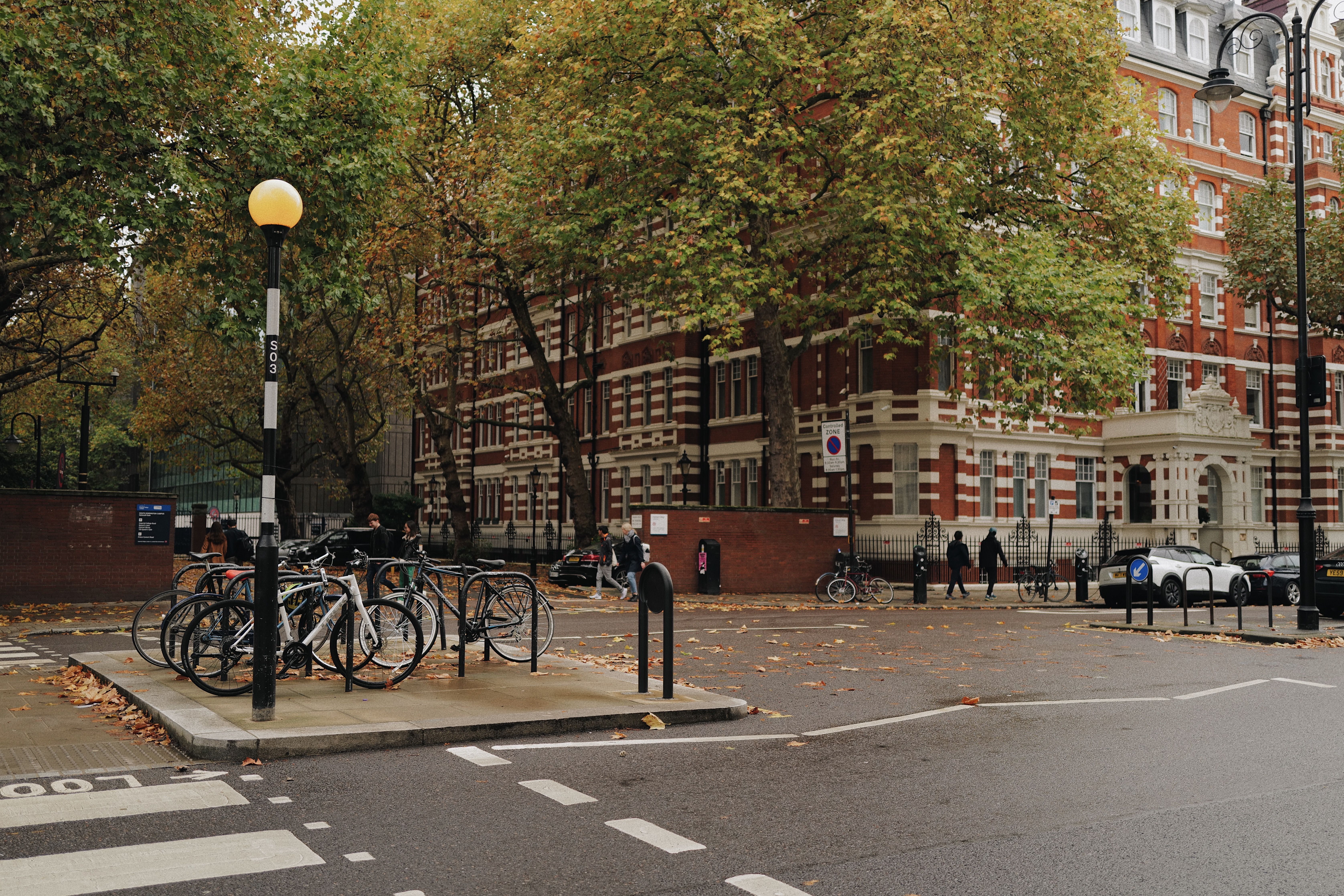 Merriott — student move with boxes and a van