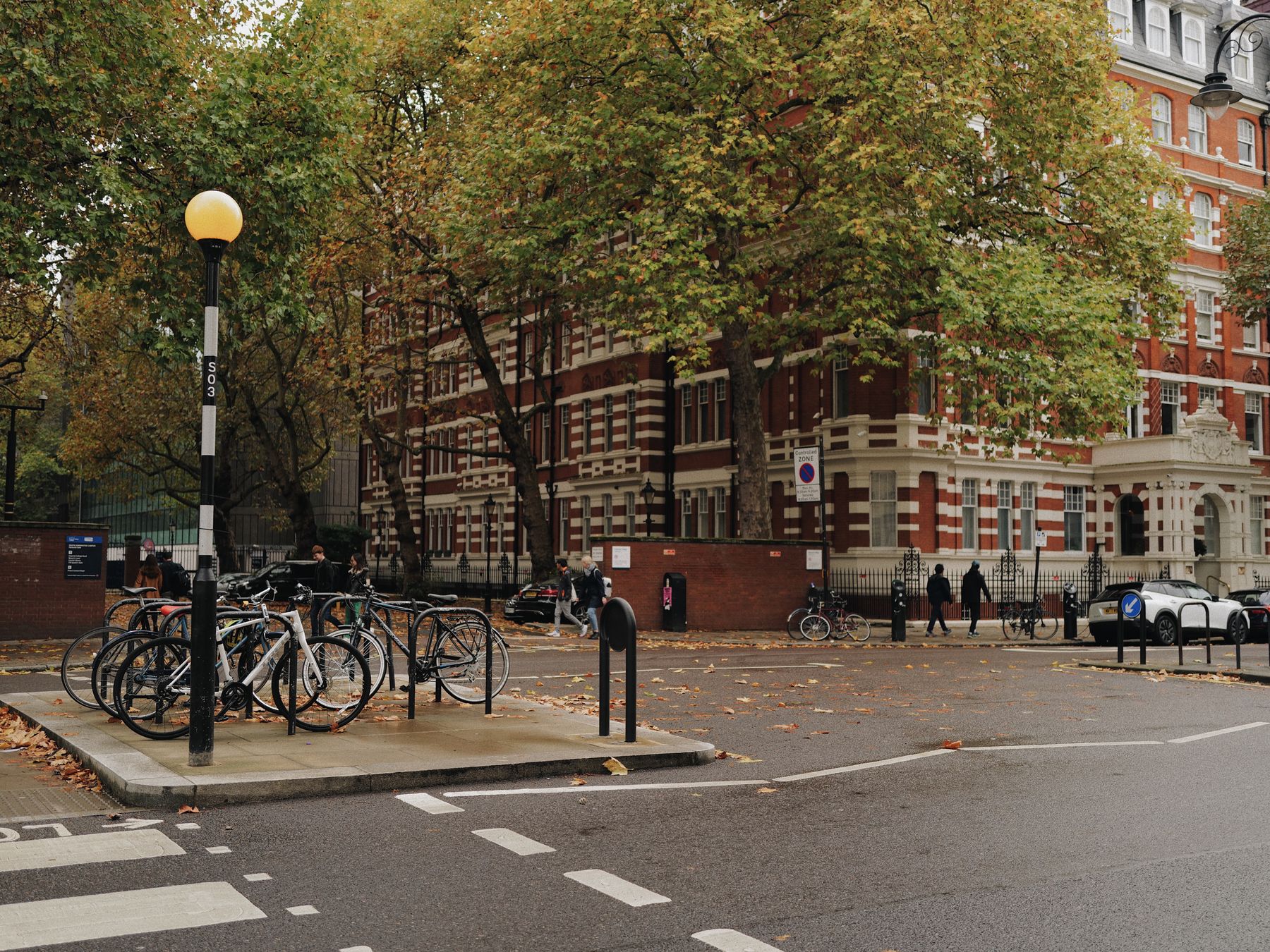 Kingsbury — student move with boxes and a van