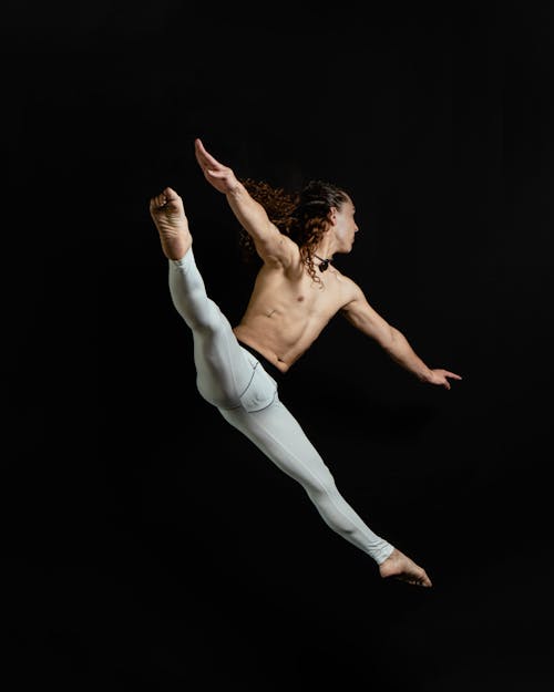 Darmowe zdjęcie z galerii z balet, czarne tło, gimnastyka
