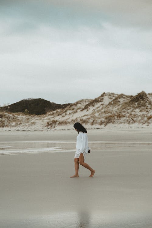 Ilmainen kuvapankkikuva tunnisteilla henkilö, hiekkaranta, kävely