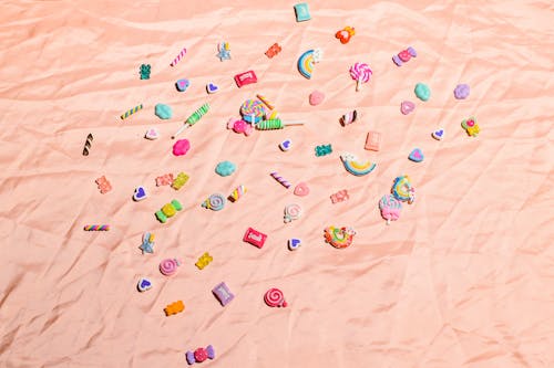 Бесплатное стоковое фото с амулет, конфета, радуга