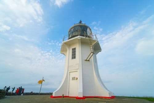 Kostenloses Stock Foto zu bewölkter himmel, leuchtturm, low-angle-shot