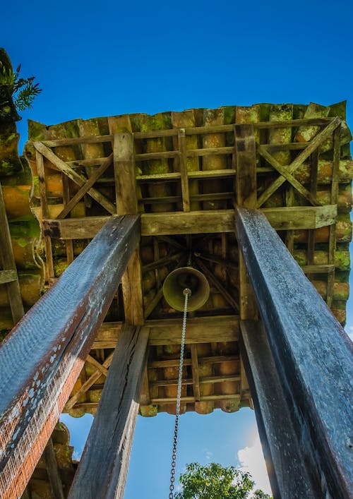 Kostenloses Stock Foto zu bauholz, glocke, glockentürme