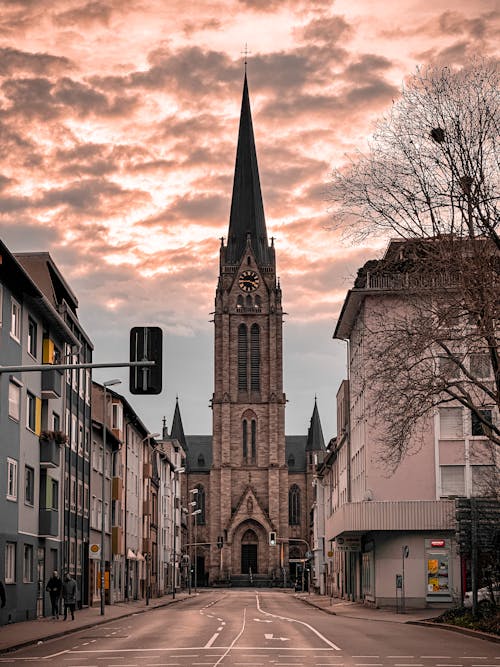 Foto profissional grátis de arquitetura gótica, capela, católico