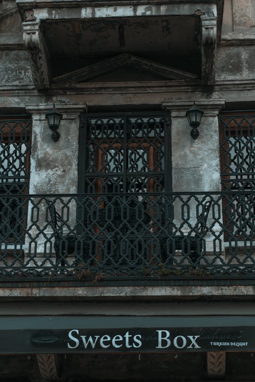 Безкоштовне стокове фото на тему «балкон, балкони, Будівля»