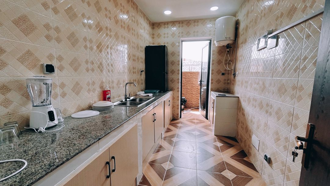 A finished kitchen. Where the drainage could go was settled long before any of this was chosen.