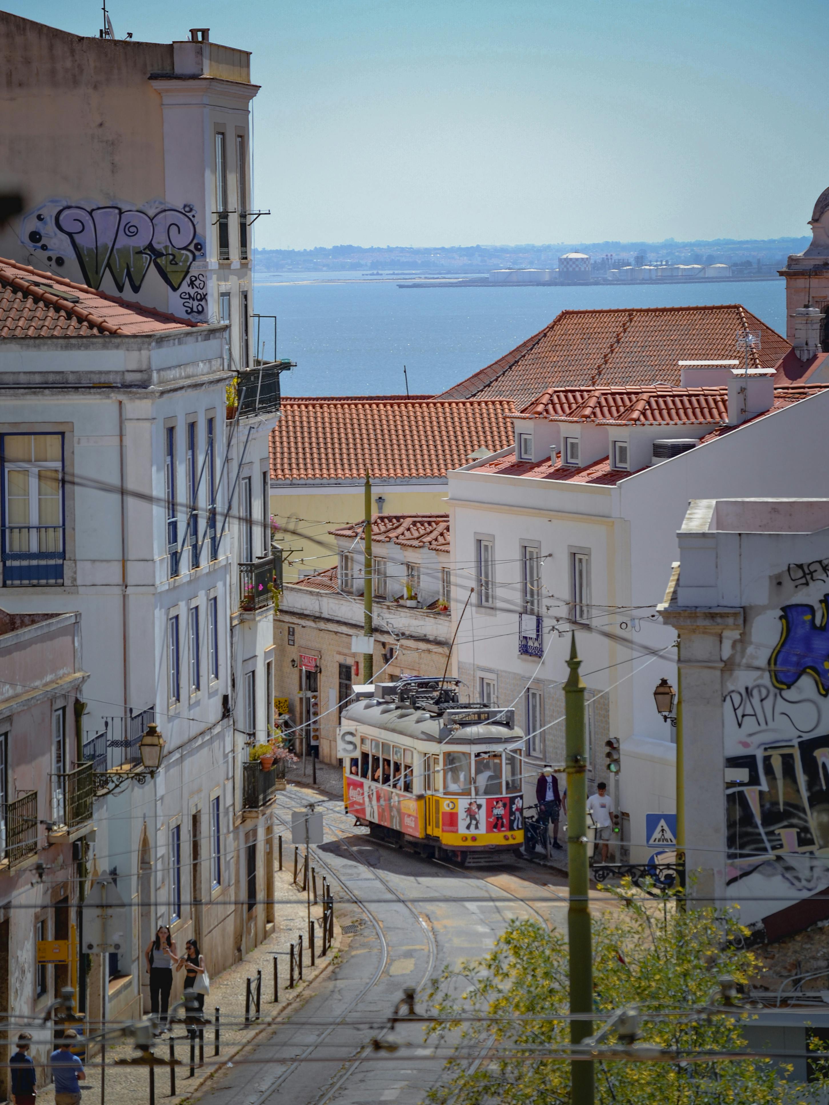 songdo-bay-cable-car-free-stock-photo