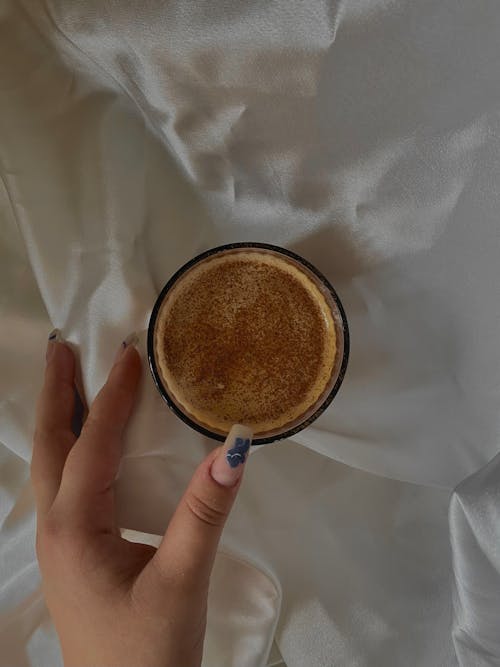 Foto profissional grátis de кофе, маникюр, ногти