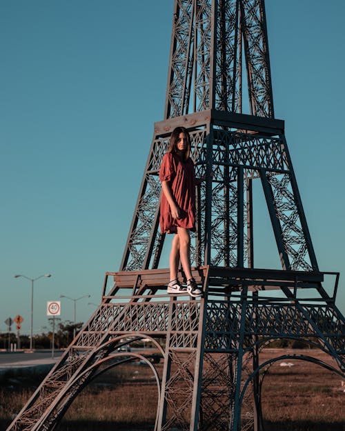 Kostnadsfri bild av Eiffeltornet, falsk, klänning