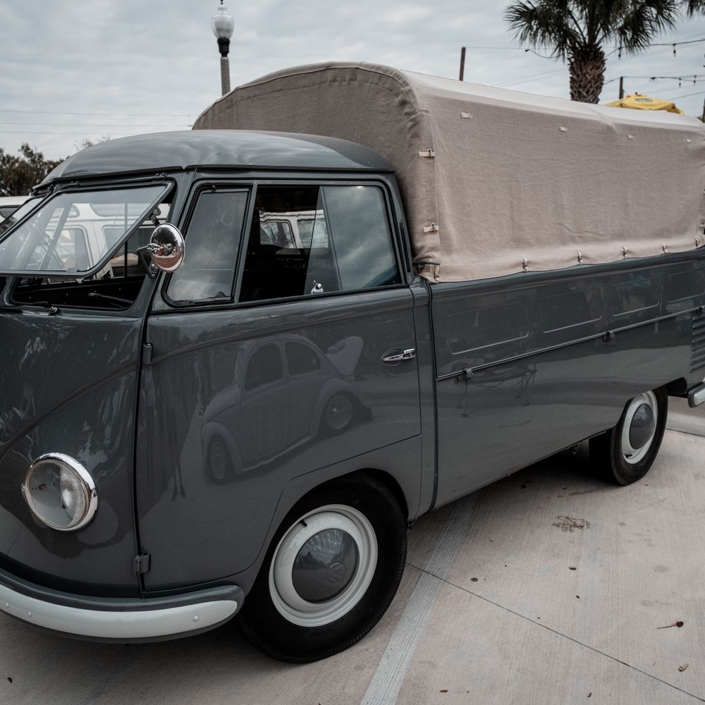Donisthorpe — movers delivering furniture from a van