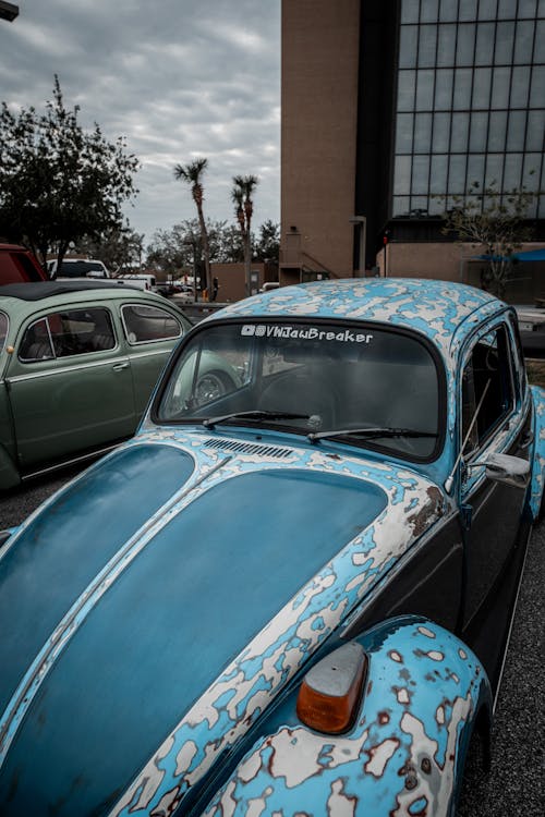 Základová fotografie zdarma na téma automobil, klasické auto, vertikální záběr